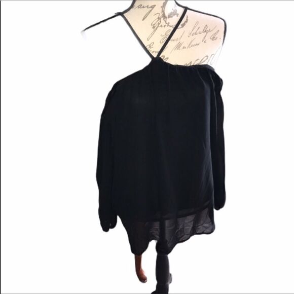 Ven Van Black Cold Shoulder Blouse Size Small NWT - Picture 8 of 8